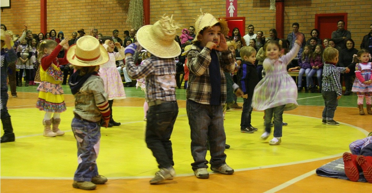 Leia mais sobre o artigo Festa Junina será neste sábado em Santiago do Sul