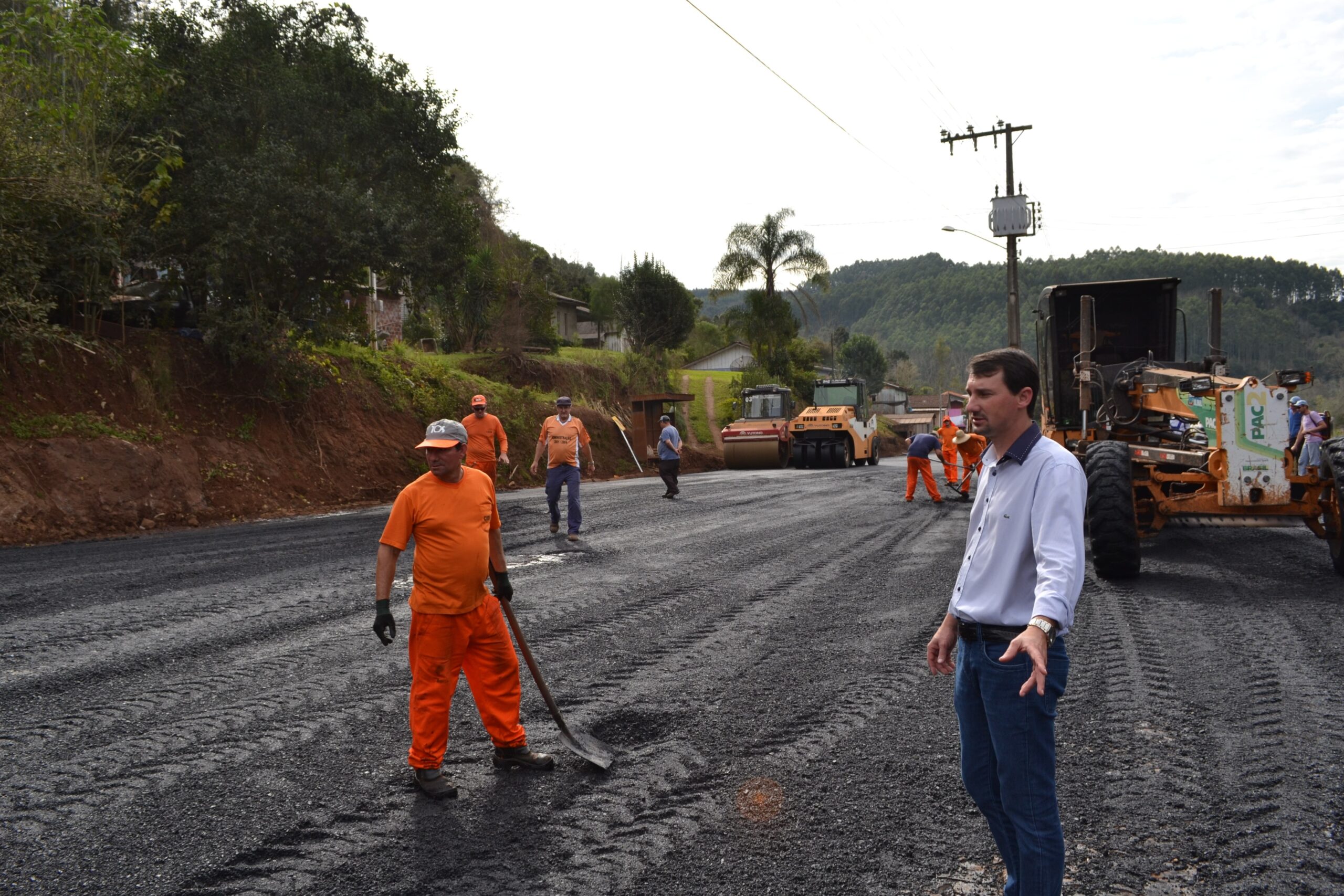 Leia mais sobre o artigo Asfalto totalmente subsidiado já beneficiou 128 lotes urbanos