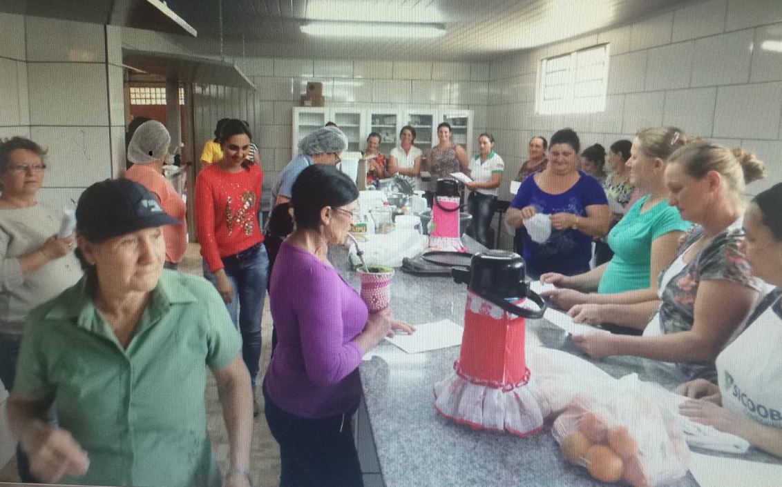 Leia mais sobre o artigo Curso de lanches rápidos percorre o município e deve ter 130 participantes