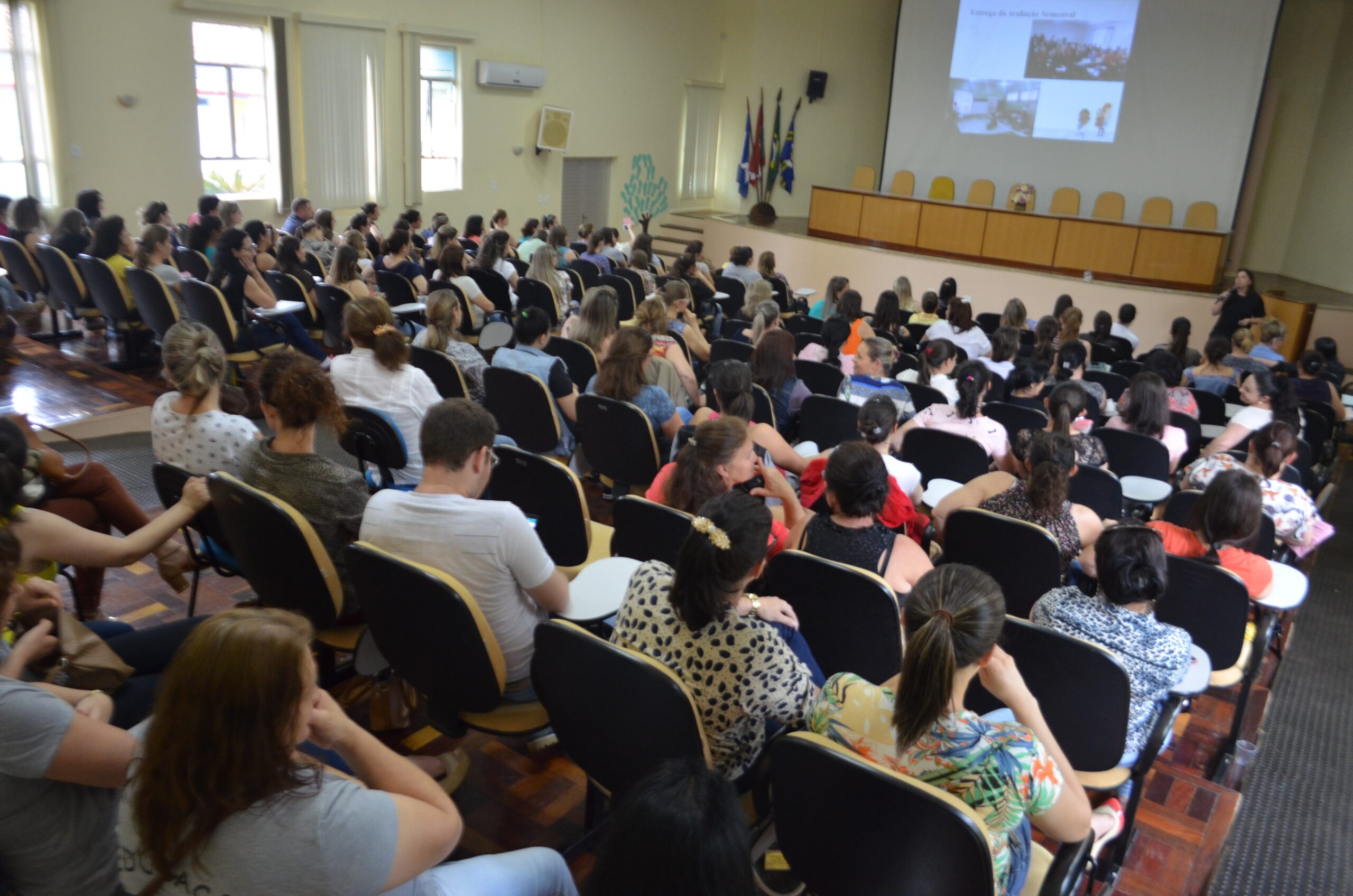 Leia mais sobre o artigo Professores concluem etapa de capacitação