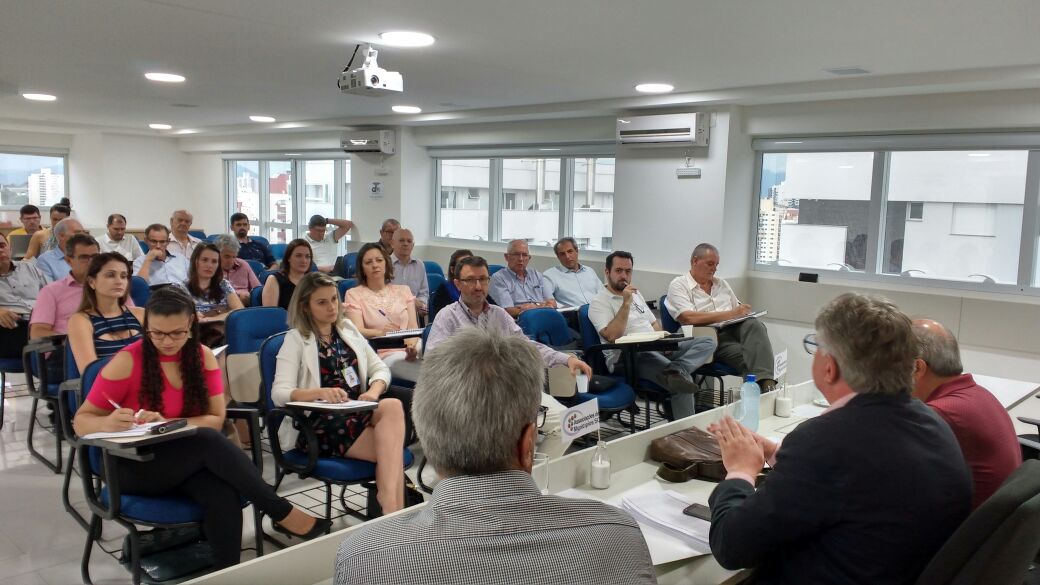 Leia mais sobre o artigo Executivos das Associações reunidos em Florianópolis