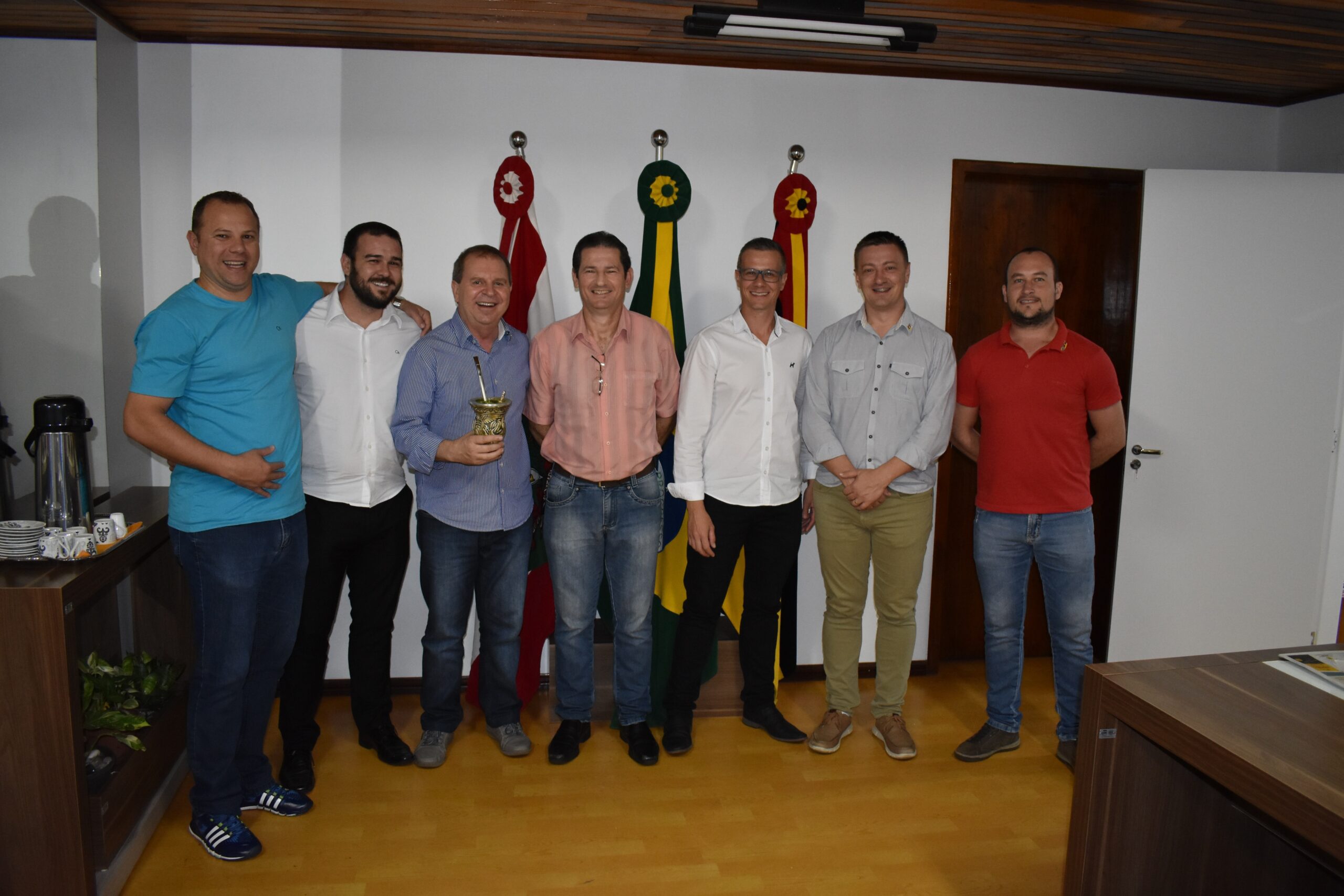 Leia mais sobre o artigo Deputados Maurício Eskudlark e Geovania de Sá visitam município de São Carlos