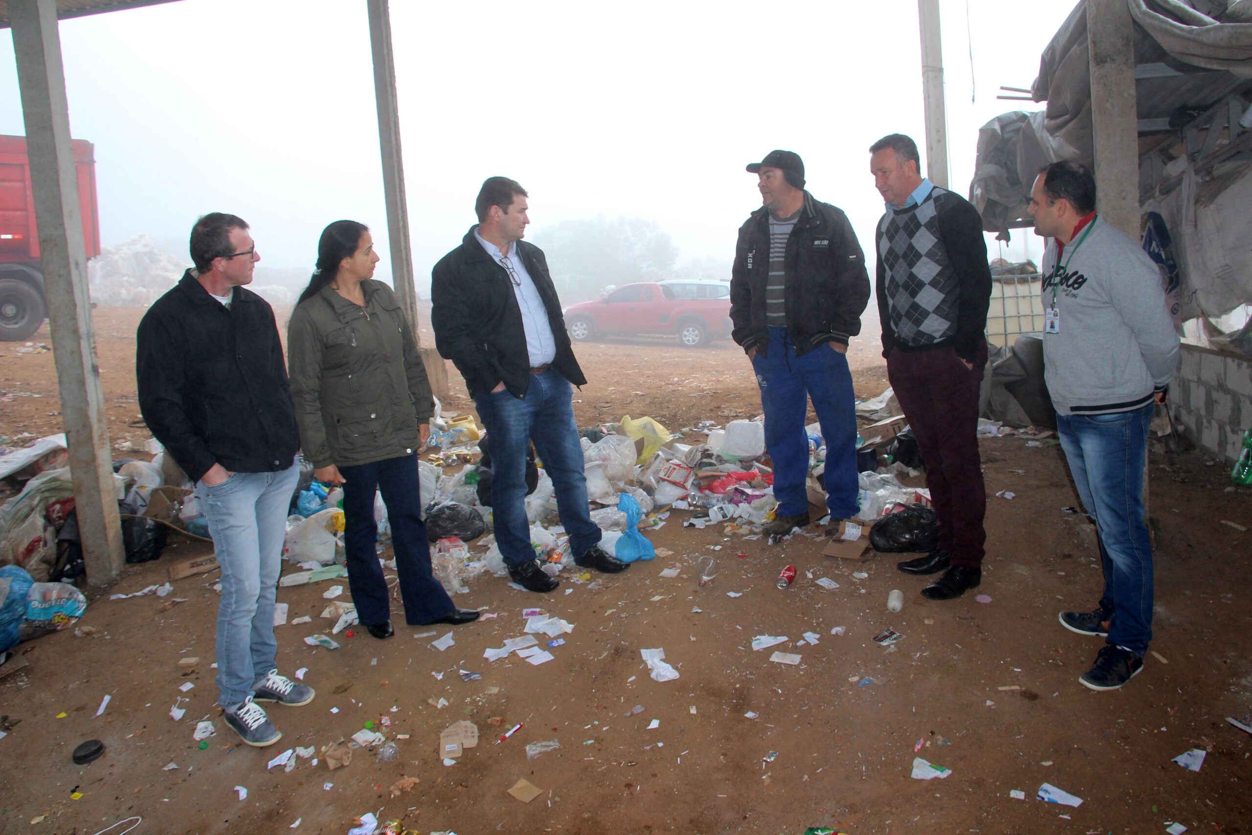 Leia mais sobre o artigo Lideranças conhecem empresa de reciclagem em Irati