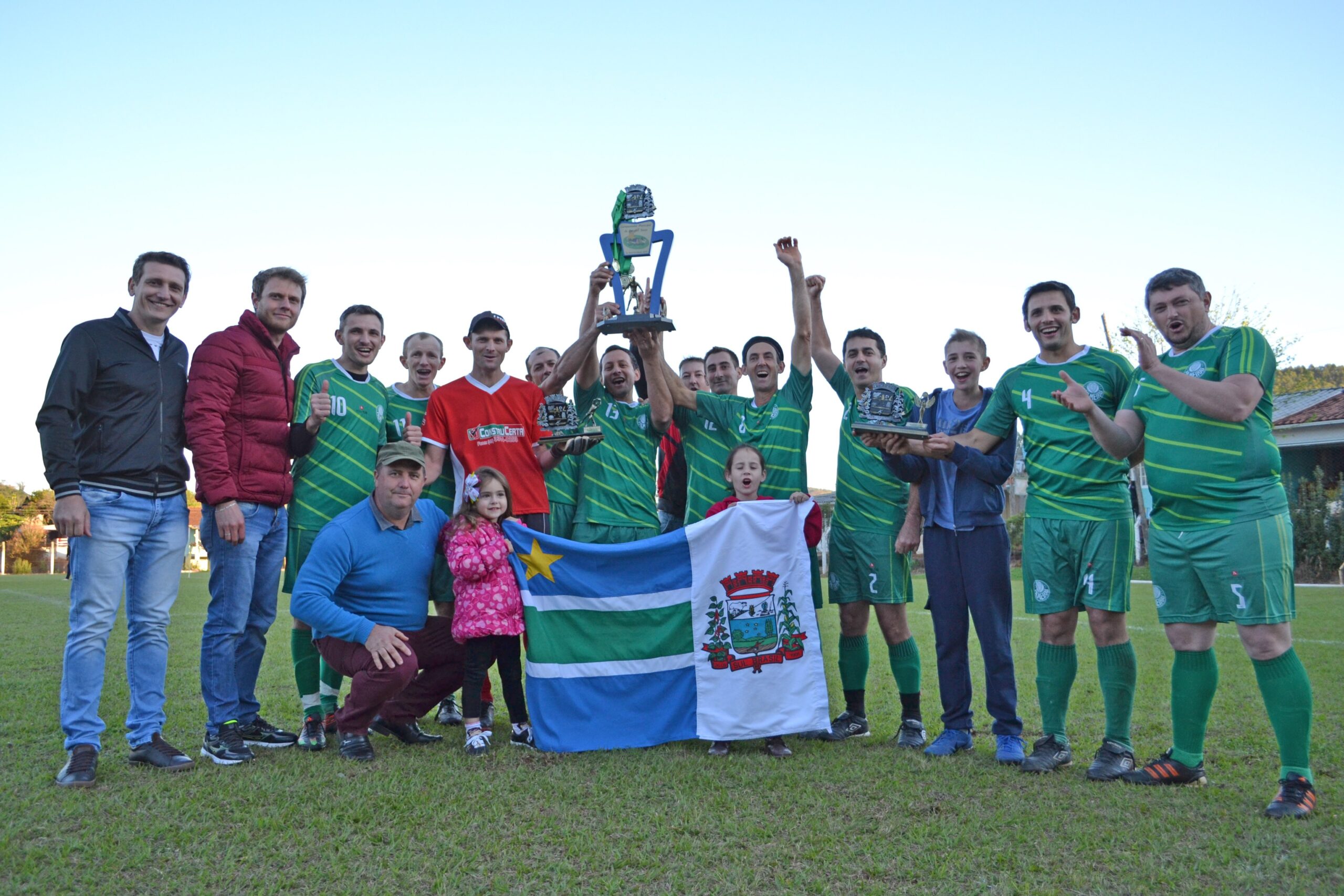 Leia mais sobre o artigo Palmeiras Progresso leva o título de campeão de futebol suíço Veterano