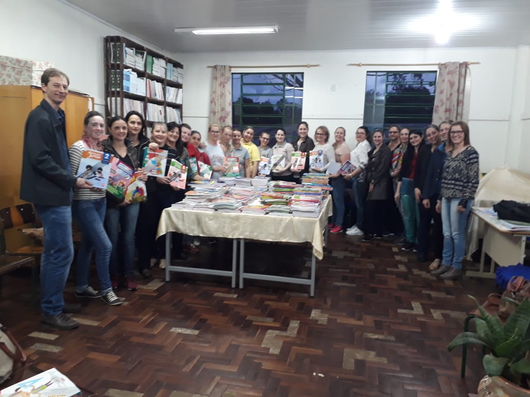 Leia mais sobre o artigo Rede Municipal e Estadual de ensino de São Carlos realizam escolha de livros do PNLD 2019